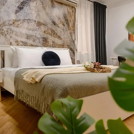 Cultural Gems- Modern 1Br Apartments Near Museums Bucharest Room photo