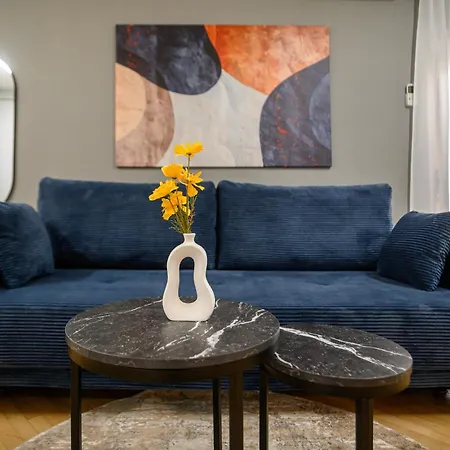 Cultural Gems- Modern 1Br Apartments Near Museums Bucharest Room photo