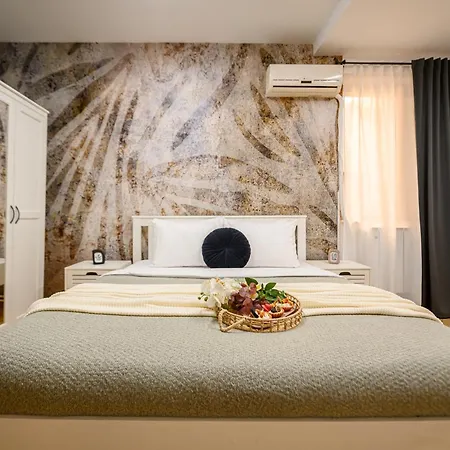 Cultural Gems- Modern 1Br Apartments Near Museums Bucharest Room photo